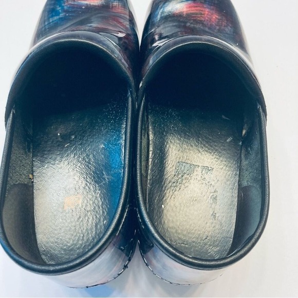 Dansko Professional Clogs Sz 39 Multi Color Abstract Patent Leather Nursing Shoe - Picture 6 of 7